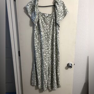 Sage and White Jumper capri style size Large